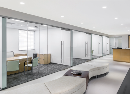 The Difference Between Frameless and Framed Glass Partitions for Offices